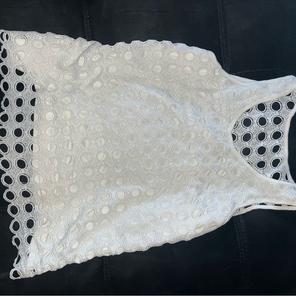 White patterned blouse - Picture 2 of 3